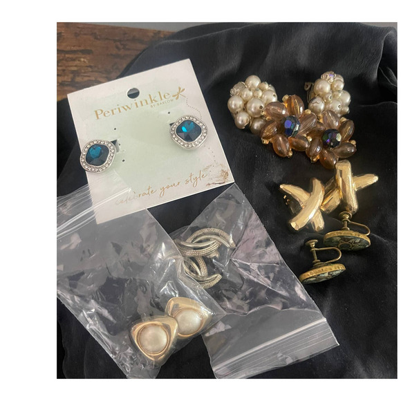 Vintage Bundle‎ of Clip On Earrings Jewelry - Picture 1 of 7